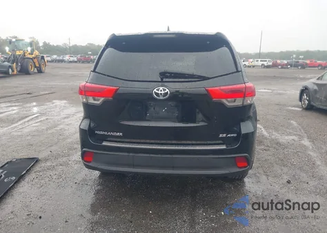 2018 Toyota Highlander Se z USA, uszkodzony, nr VIN 5TDJZRFH6JS486100